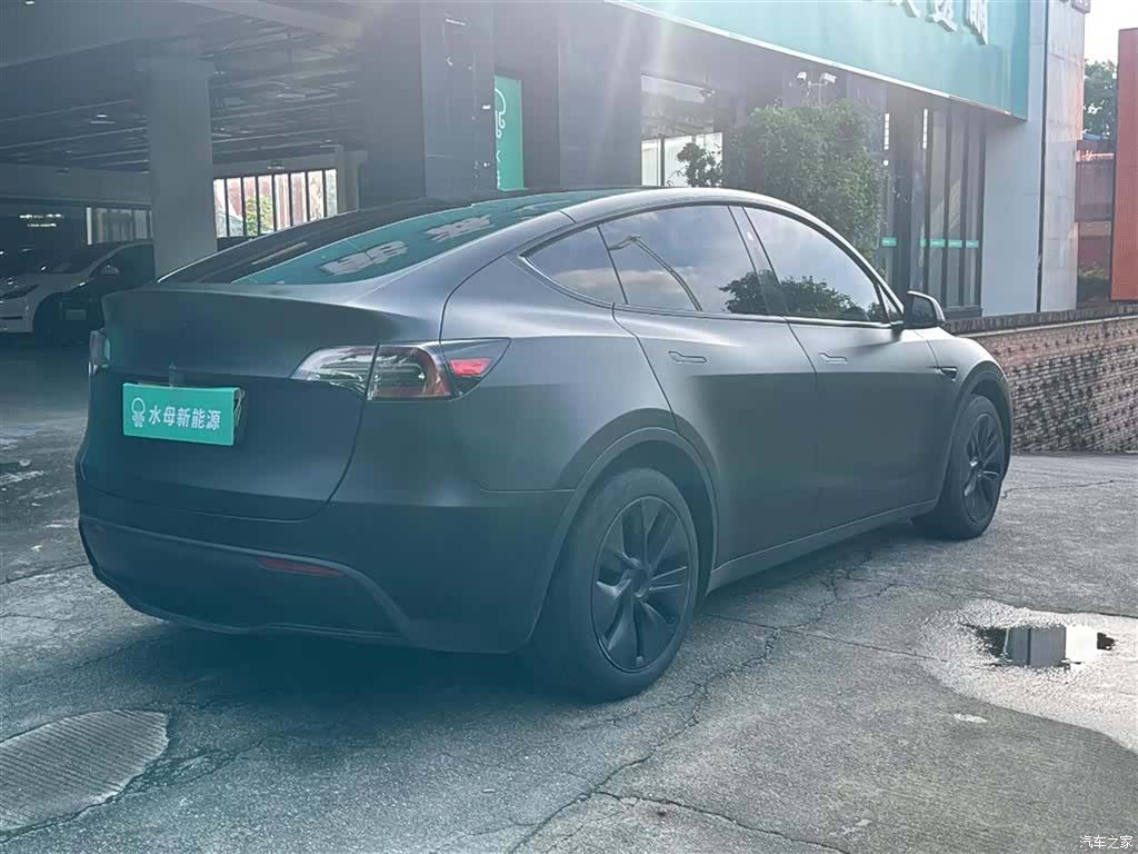 Tesla Model Y, 2024 7