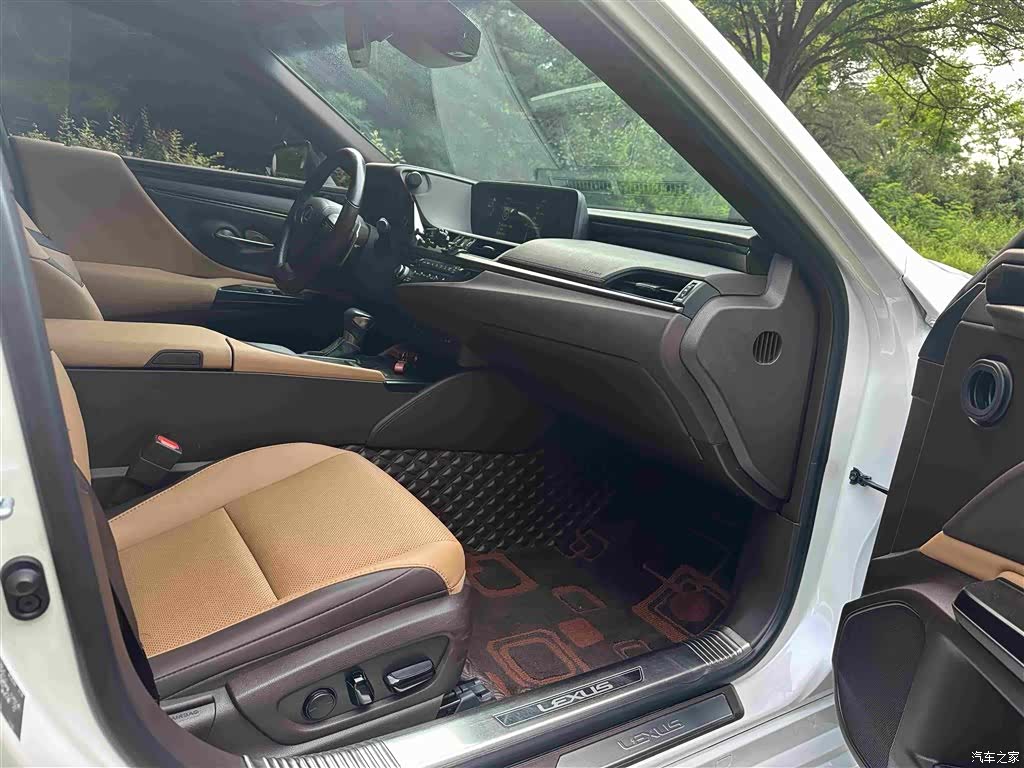 Lexus ES, 2021 10