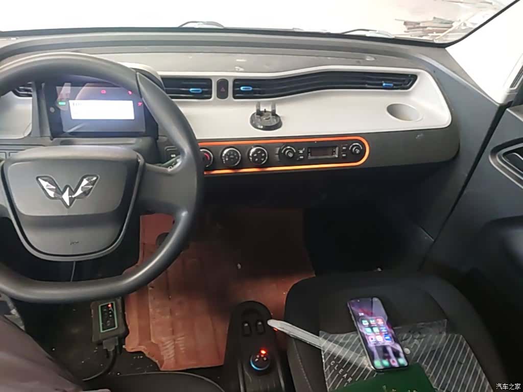 Wuling MINIEV, 2023 10