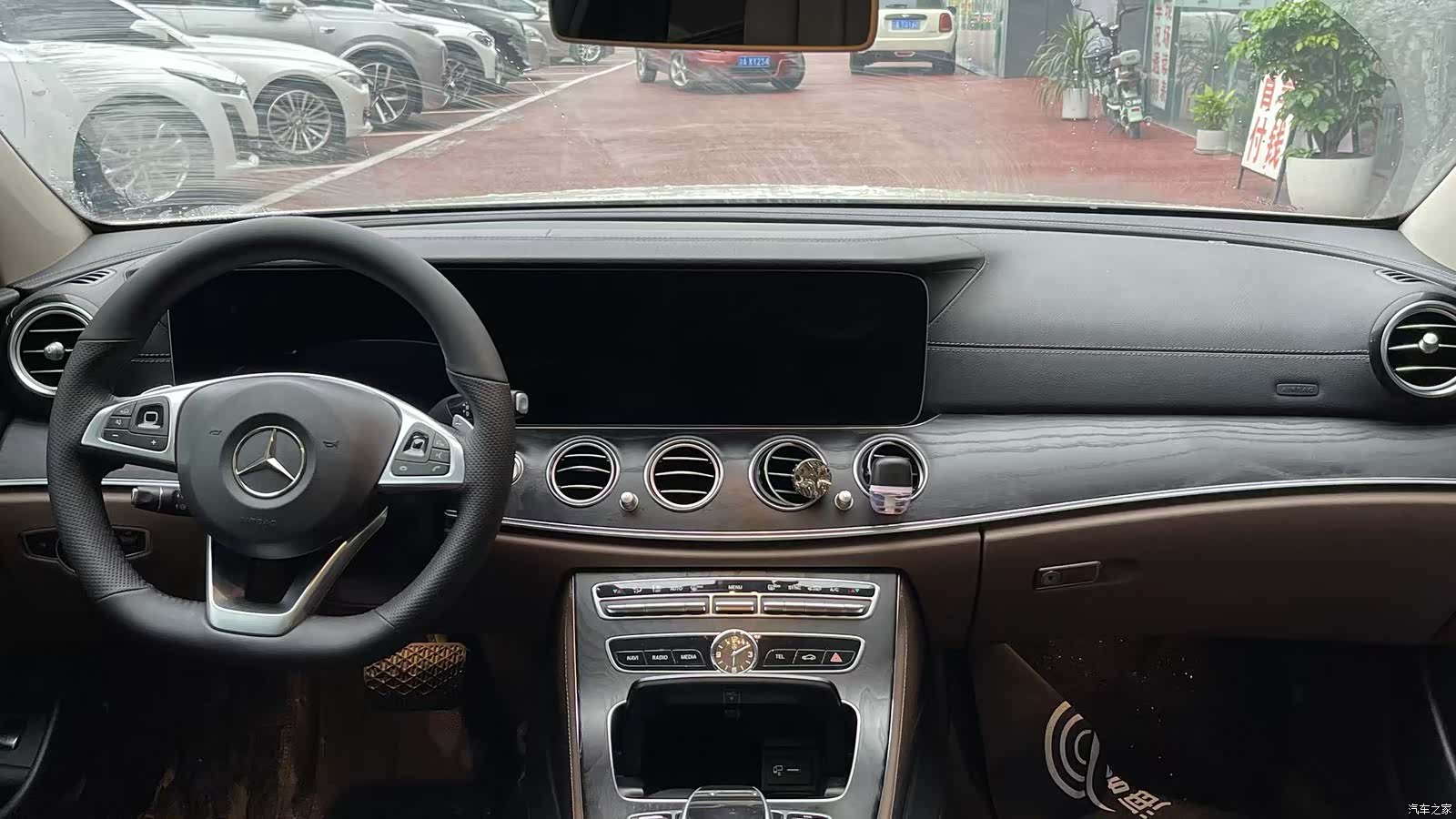 Mercedes-Benz E-Class, 2018 12