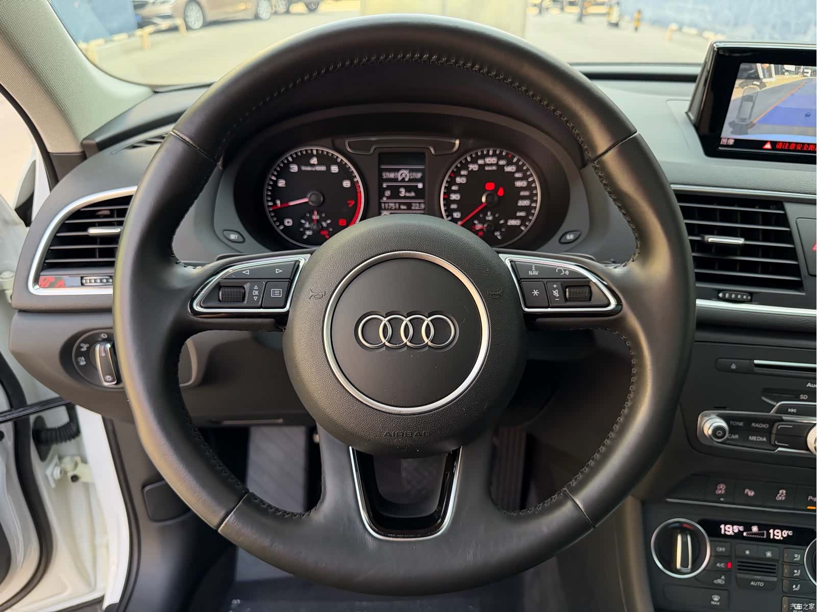 Audi Q3, 2017 15