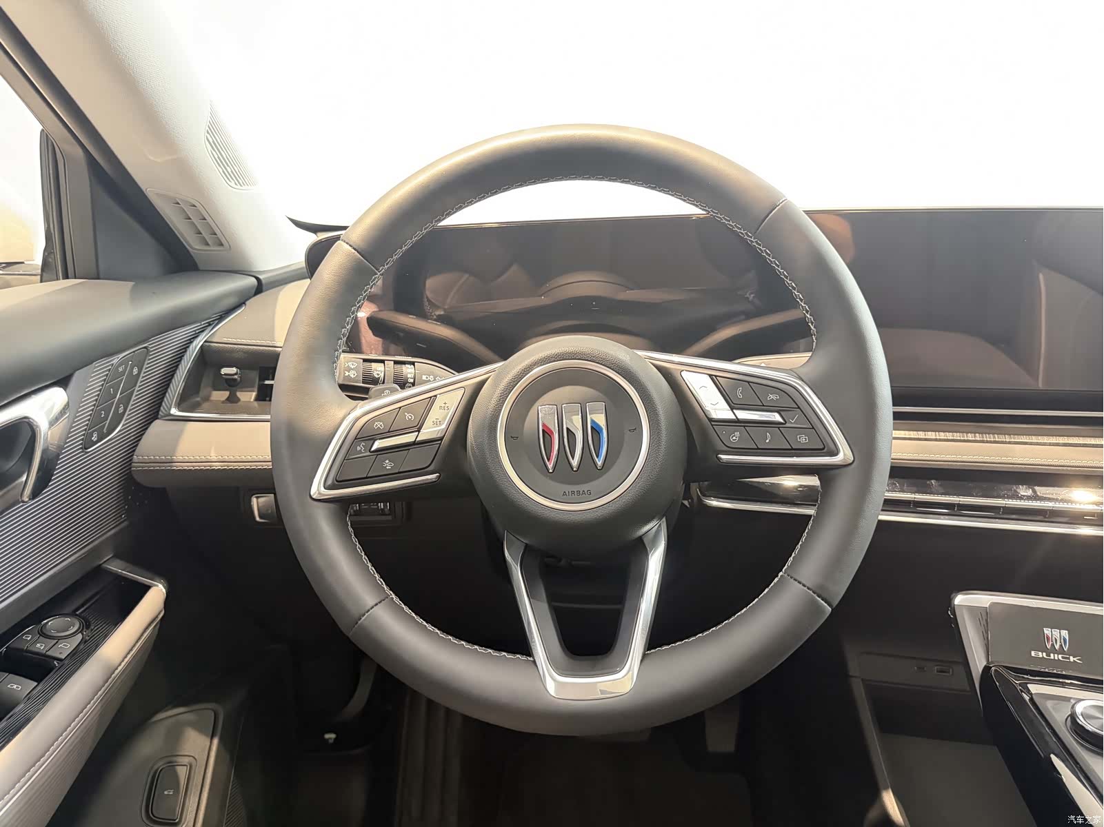 Buick E5, 2025 9