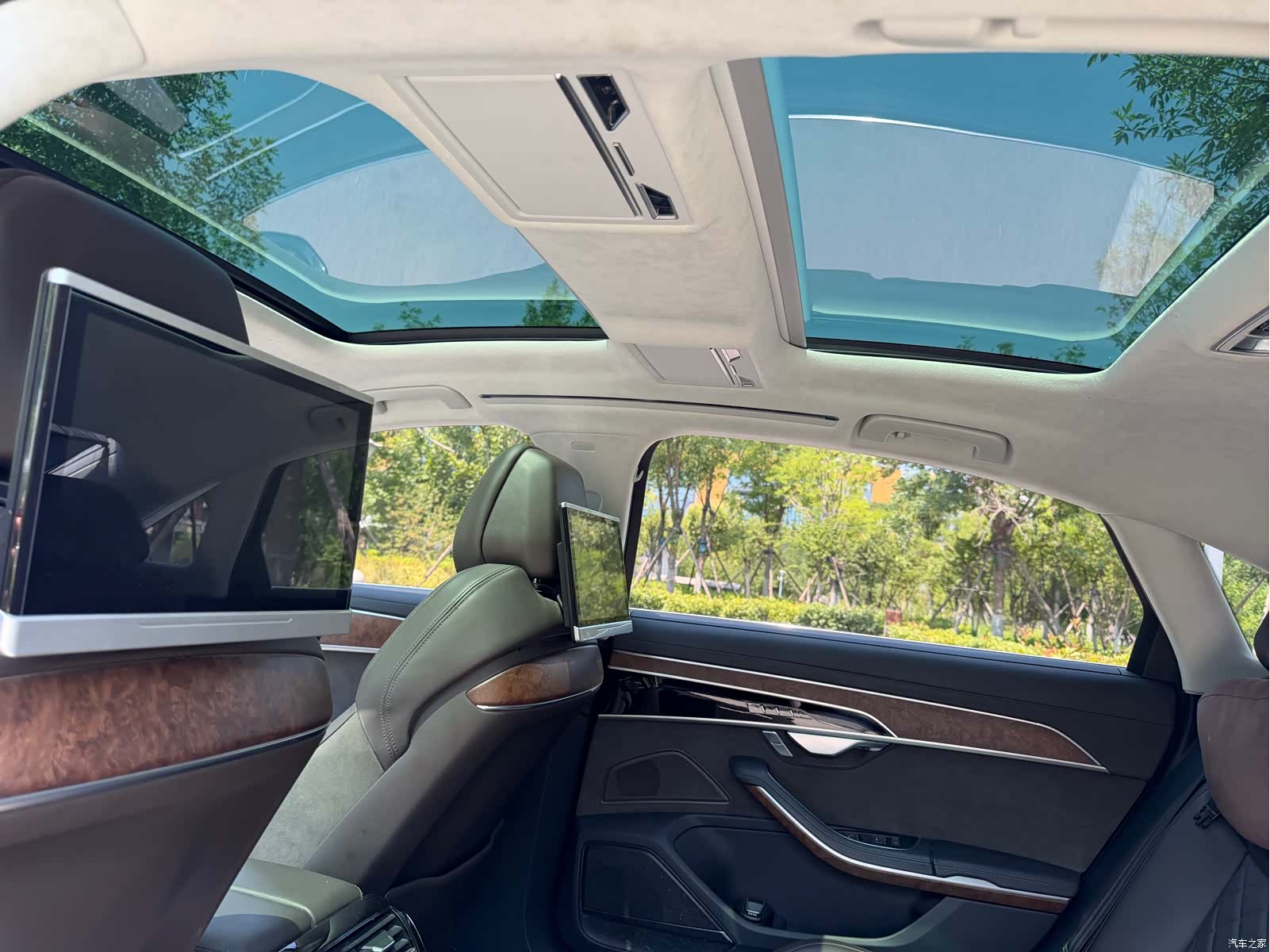 Audi A8L, 2022 9