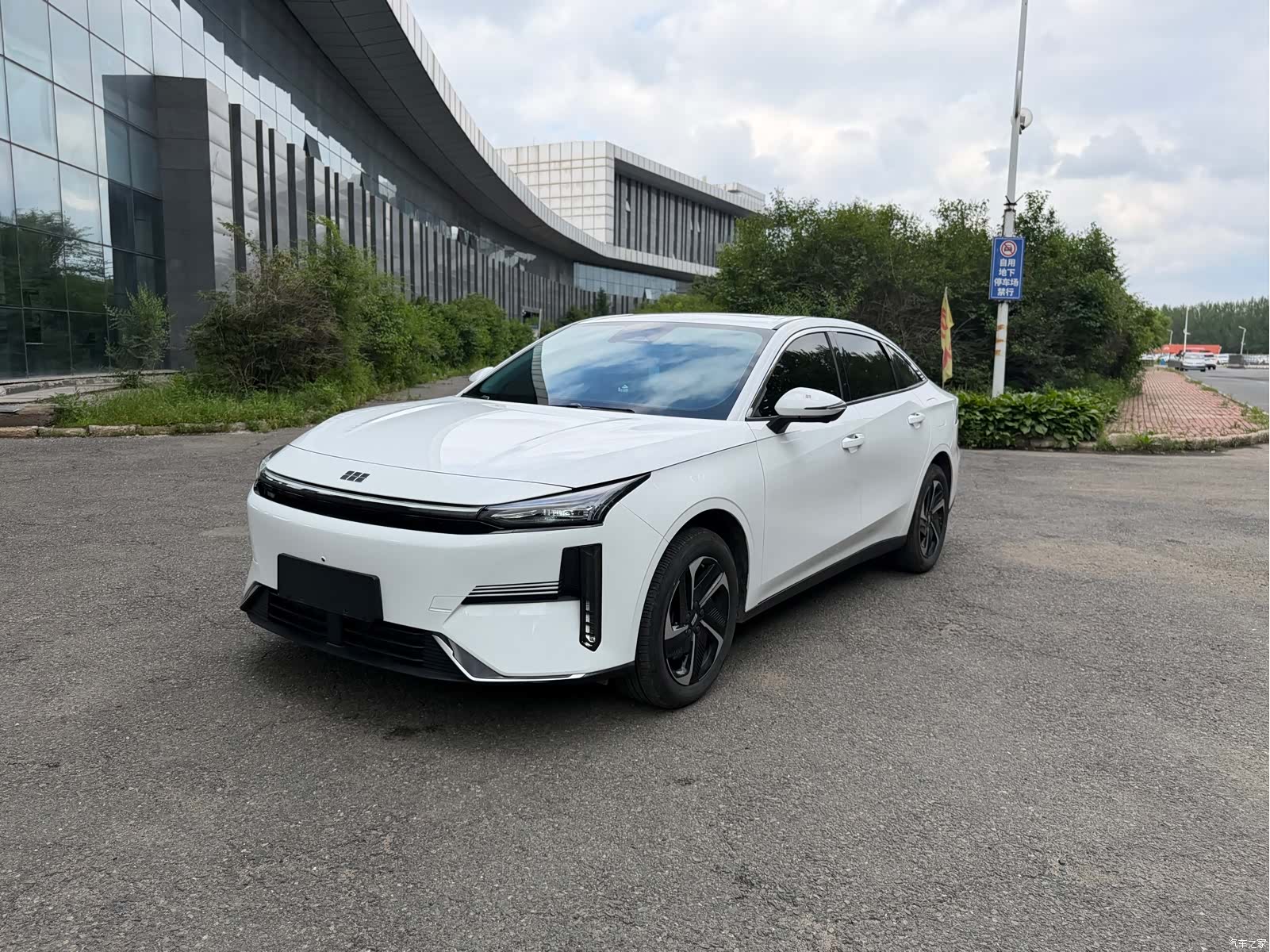Geely Galaxy L6, 2025 1