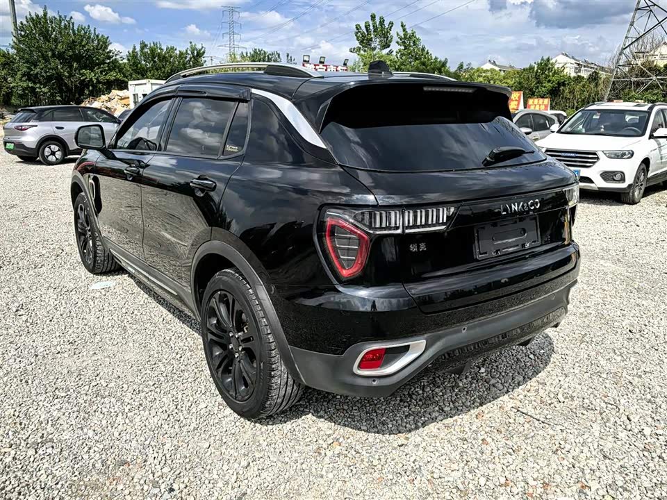 Lynk & Co 01