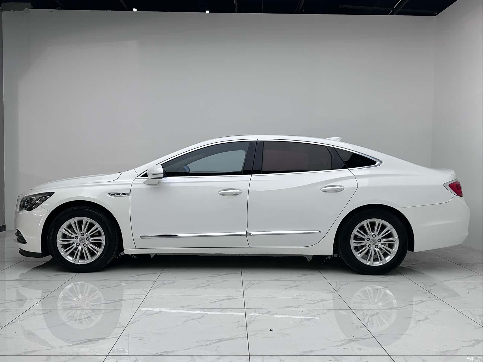 Buick LaCrosse, 2017 все фото