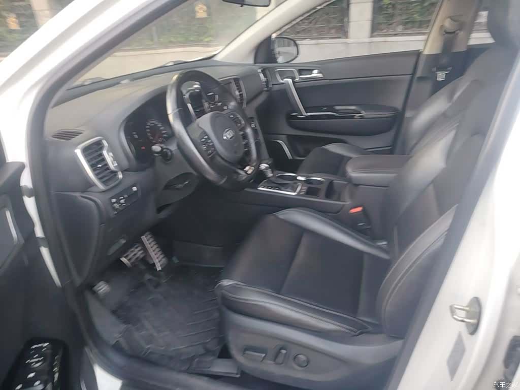 Kia KX5, 2016 11