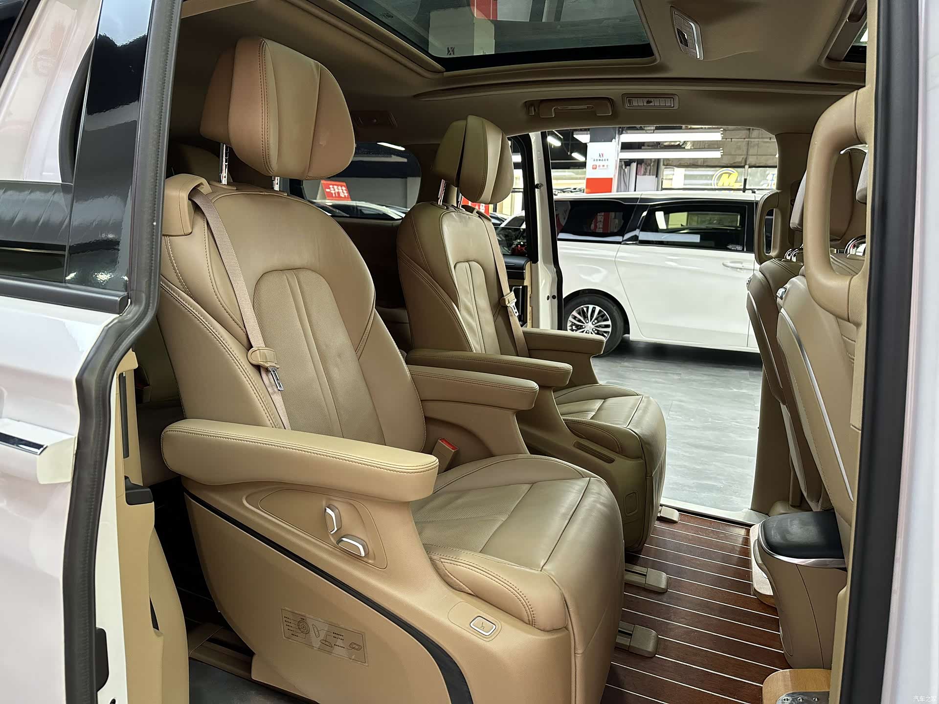 Buick GL8, 2021 10