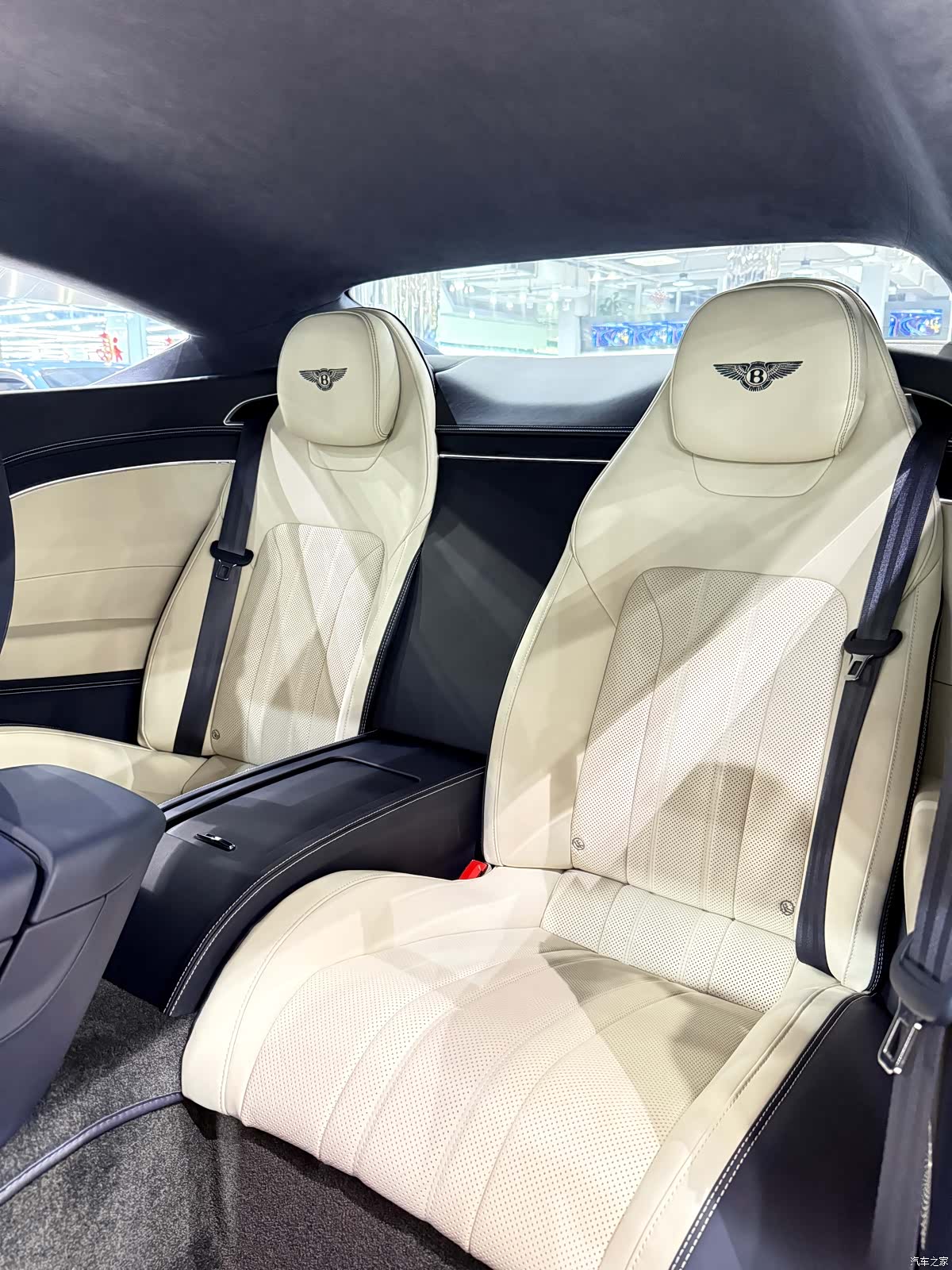 Bentley Continental GT, 2023 13