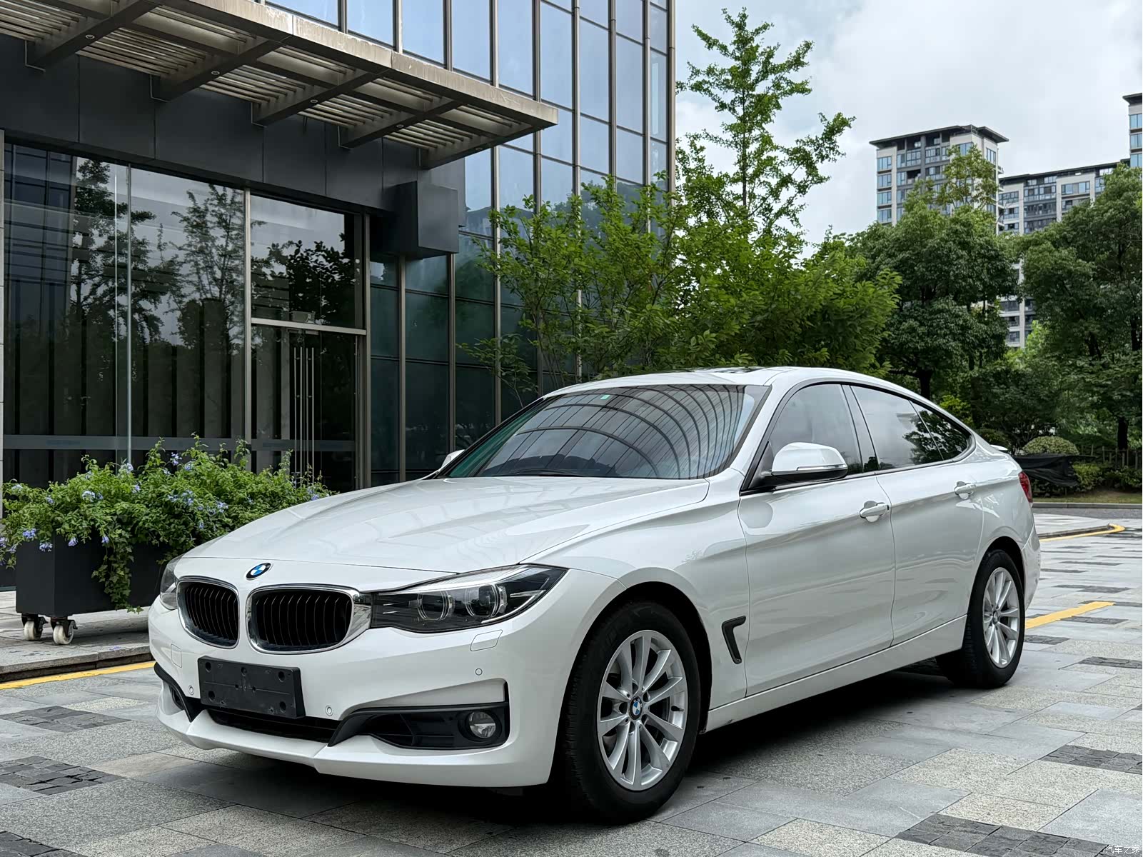 BMW 3 Series, 2017 1