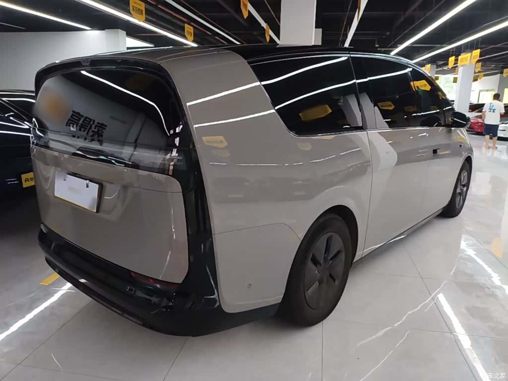 Li Auto MEGA, 2025 все фото