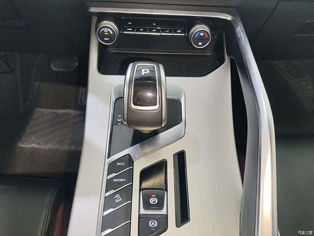 Geely Coolray, 2021 14