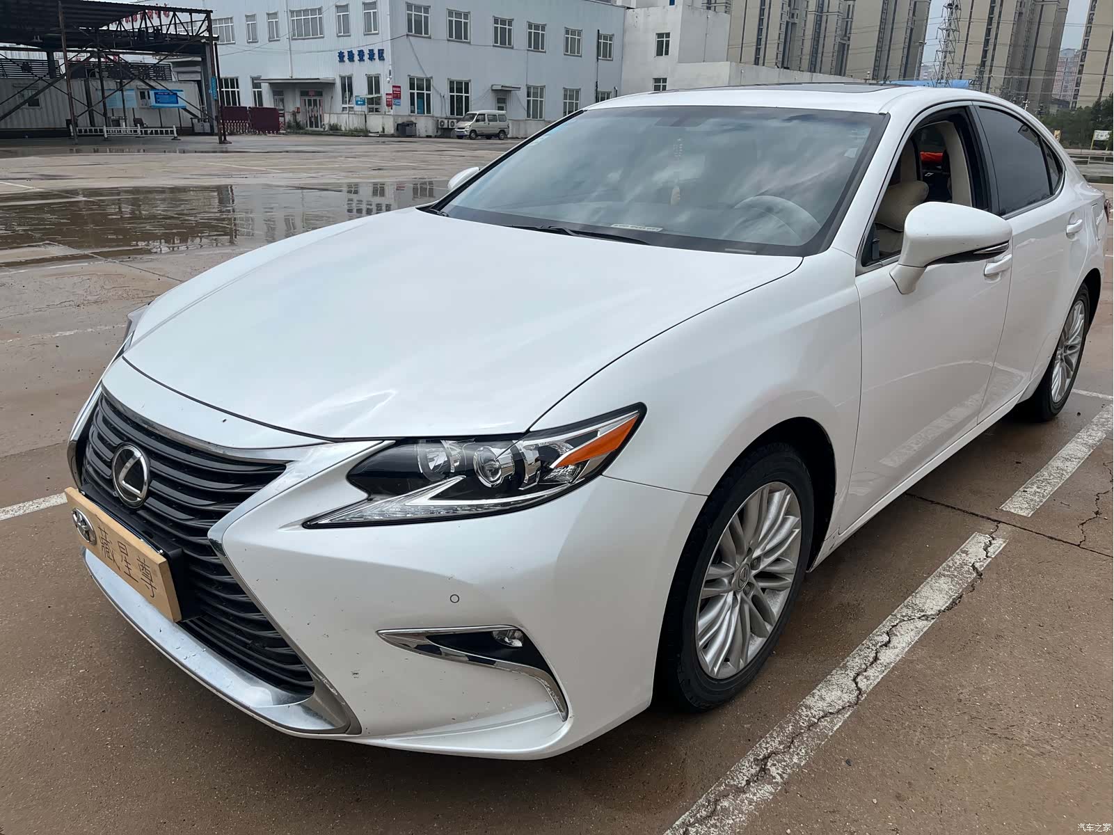 Lexus ES, 2016 3
