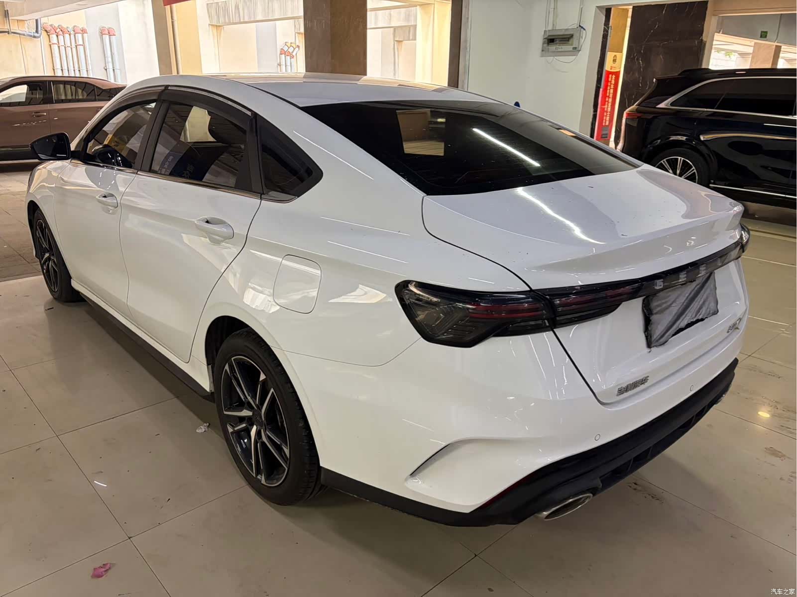 Geely Binray, 2022 10