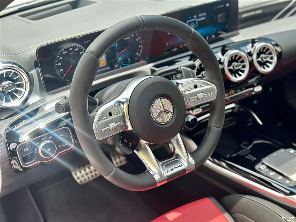 Mercedes-Benz CLA, 2022 19