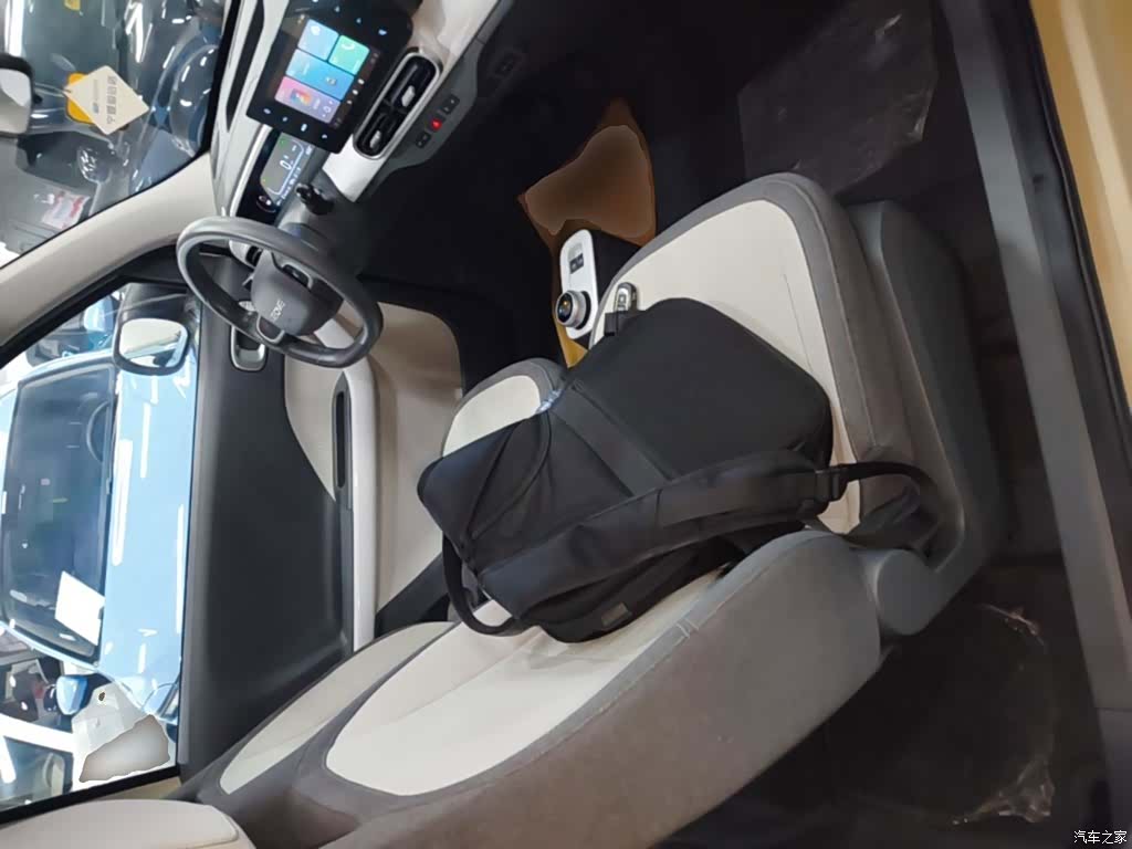 Geely Panda, 2025 25