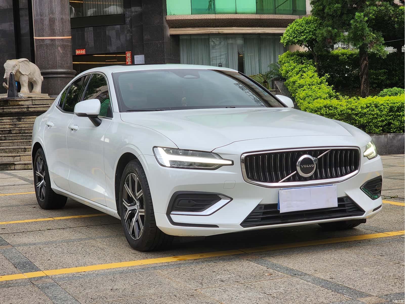 Volvo S60, 2023 3