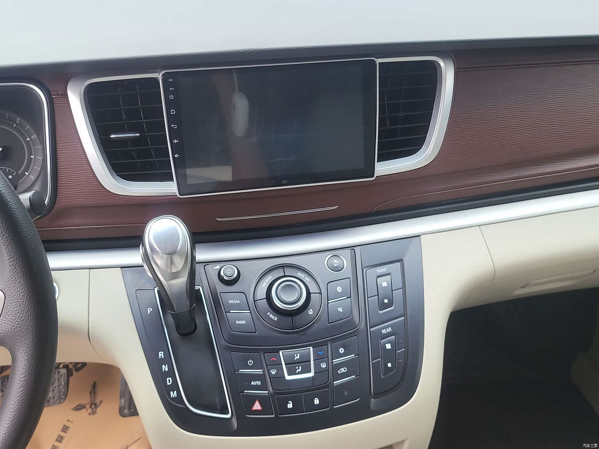 Buick GL8, 2019 9