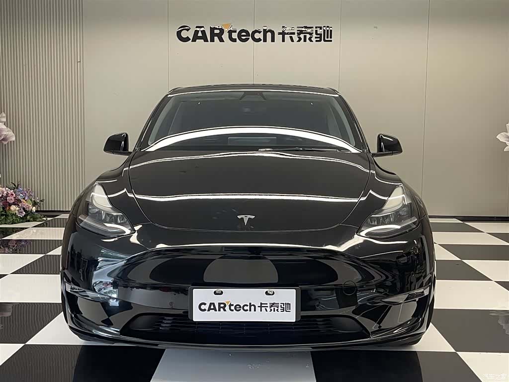 Tesla Model Y, 2022 3