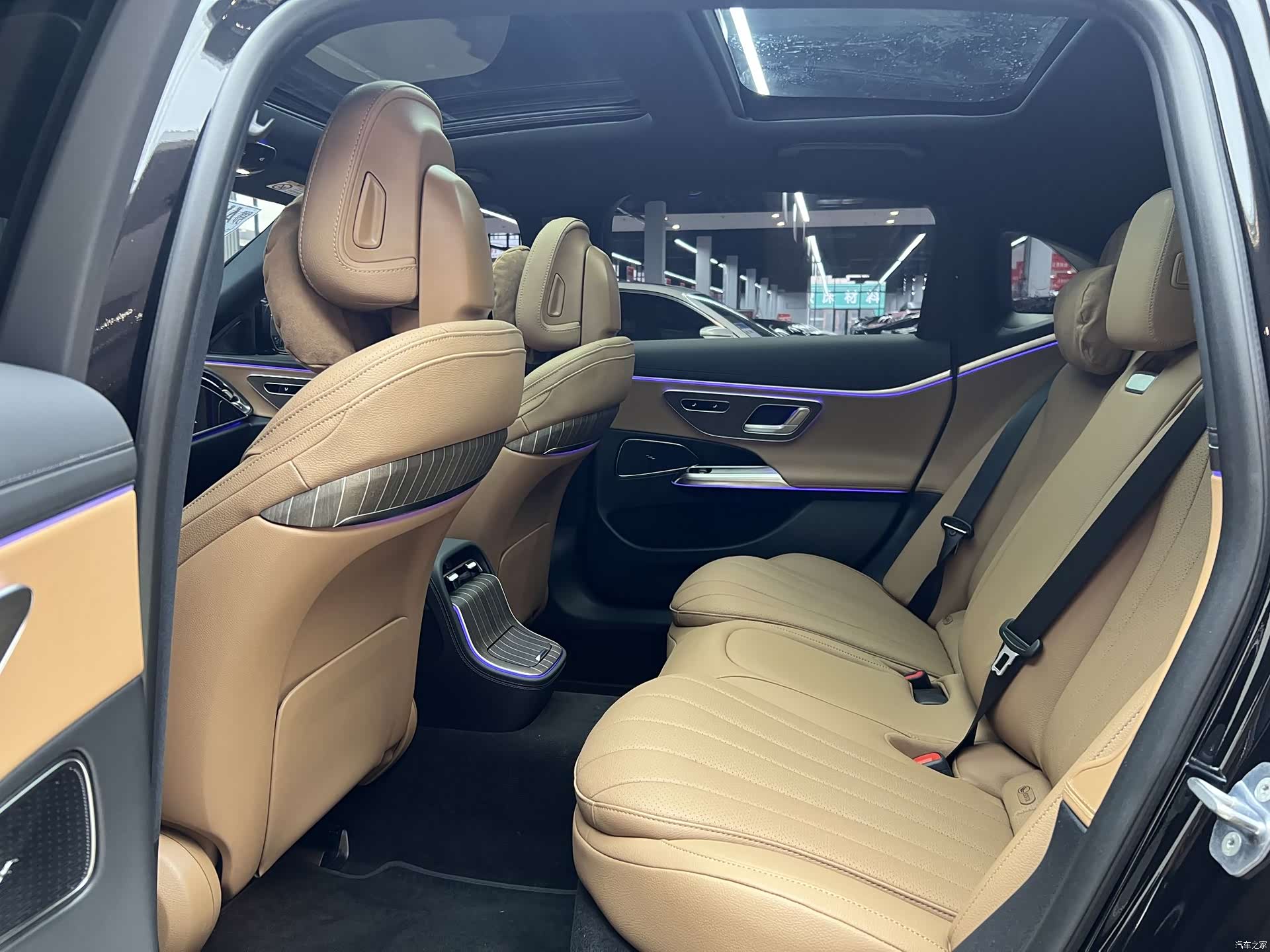 Mercedes-Benz E-Class, 2024 10