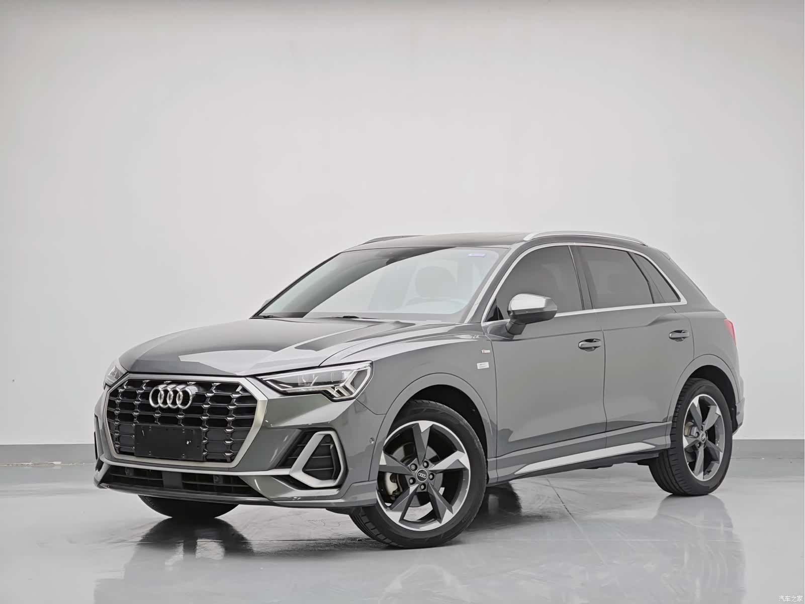 Audi Q3, 2023 1