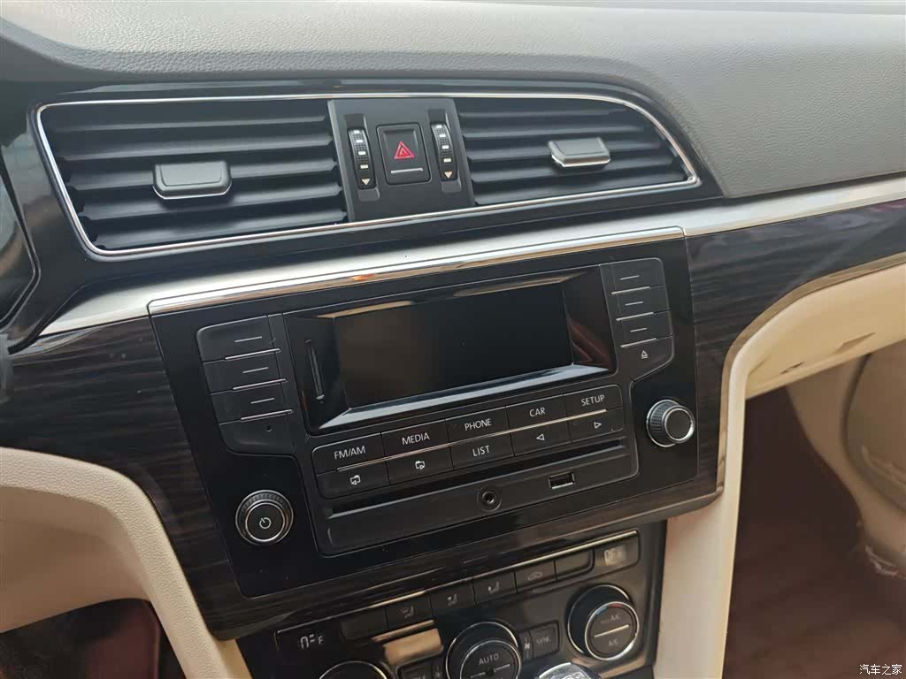 Volkswagen Lamando, 2015 9