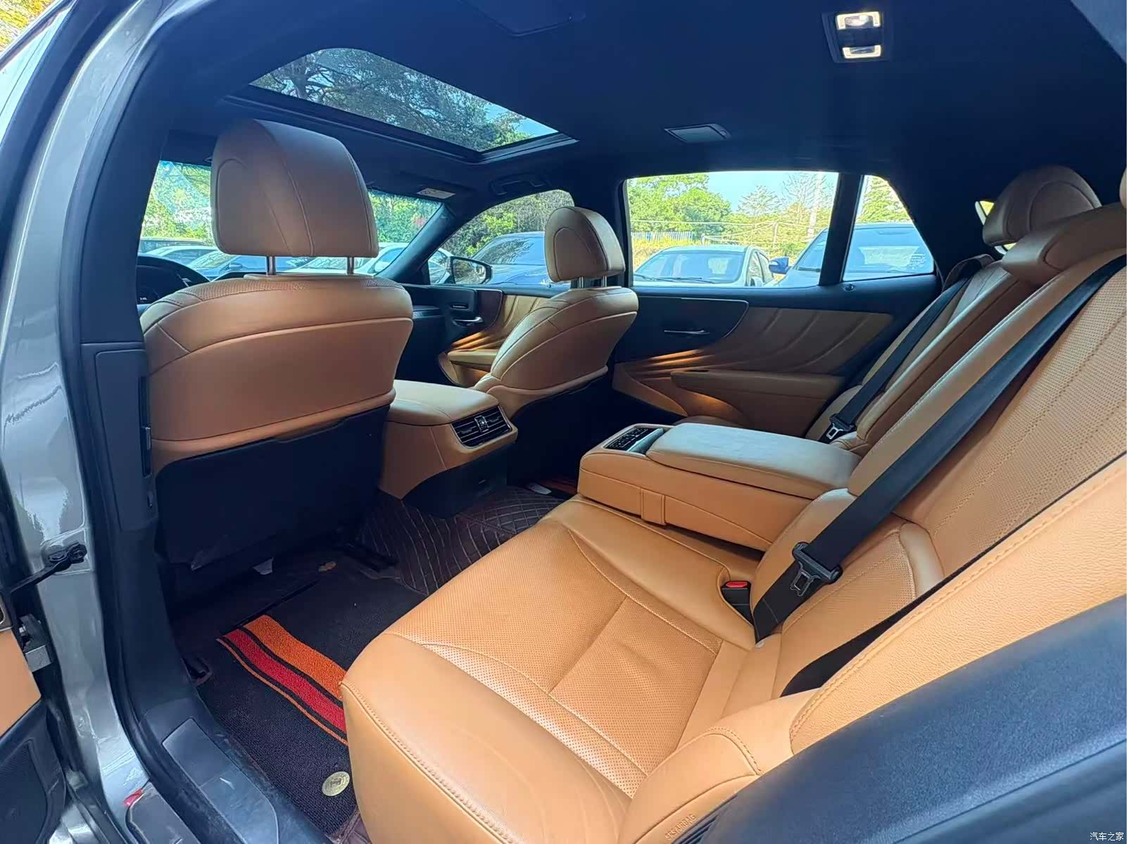 Lexus LS, 2020 все фото