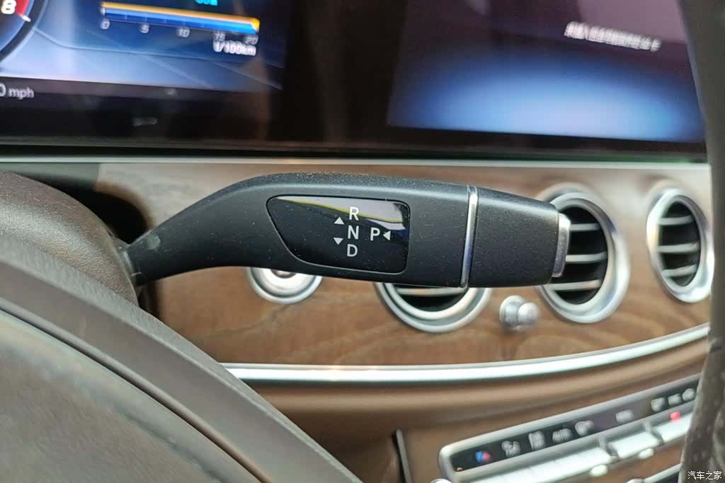 Mercedes-Benz E-Class, 2018 16