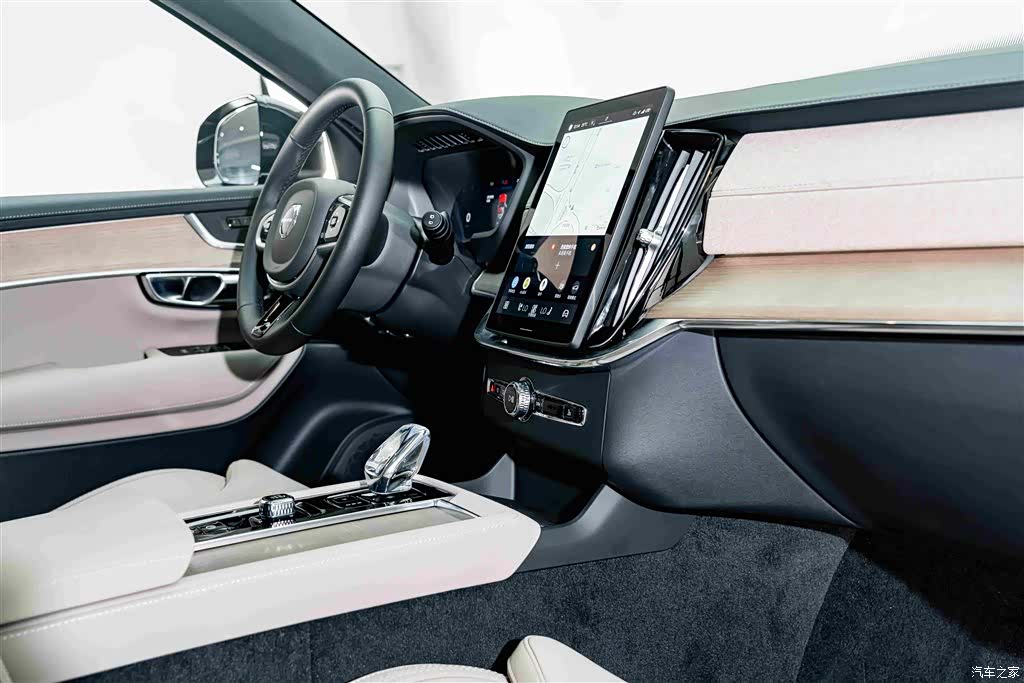 Volvo XC90, 2026 18