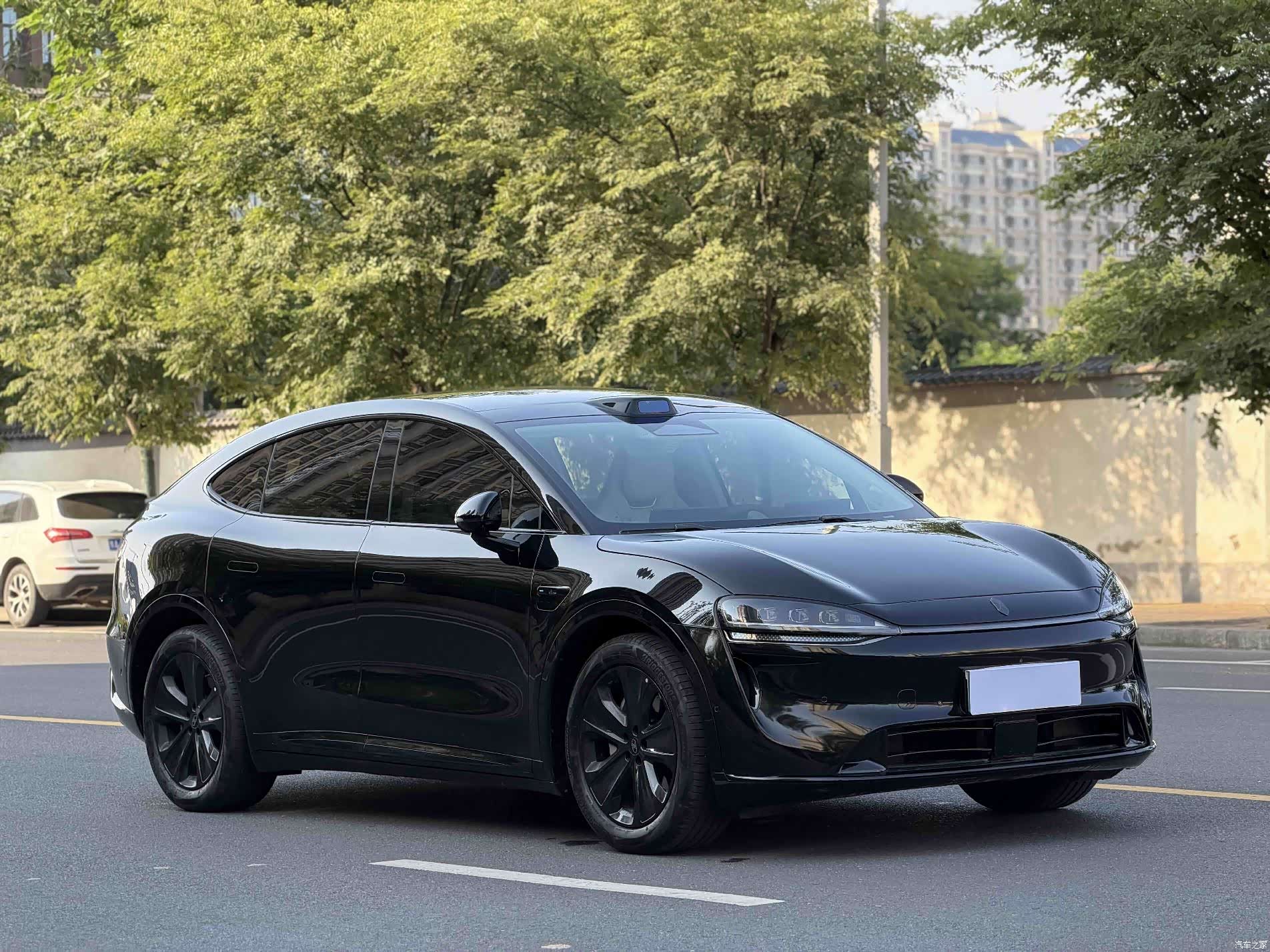 Luxeed R7, 2025 3