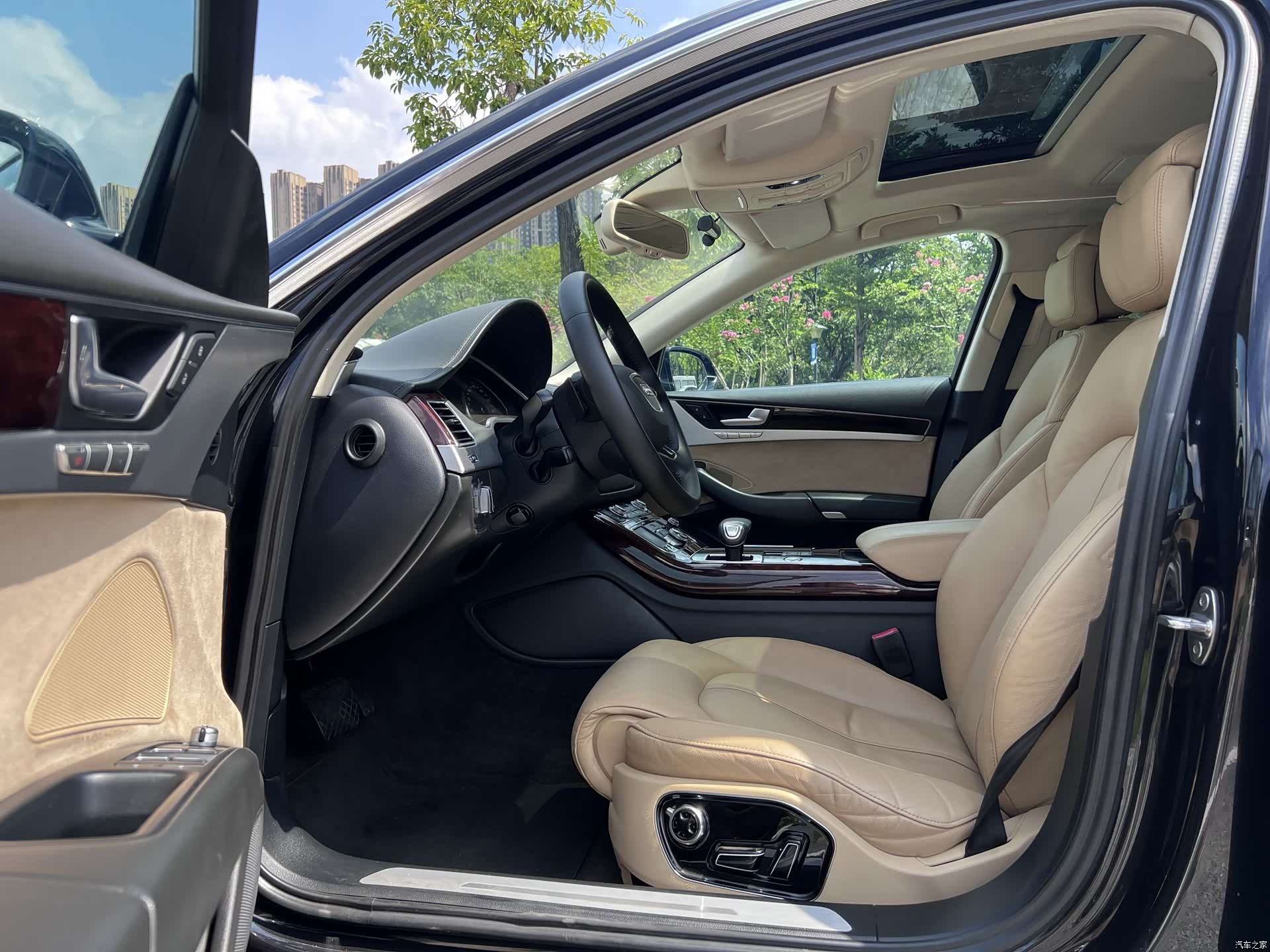 Audi A8L, 2012 4