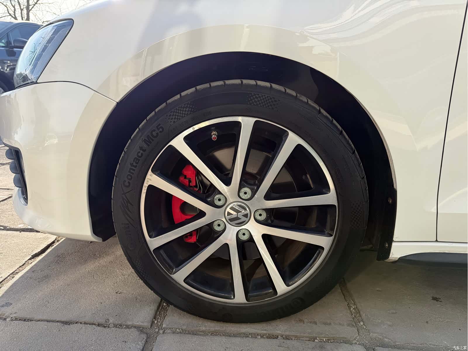 Volkswagen Sagitar, 2014 10