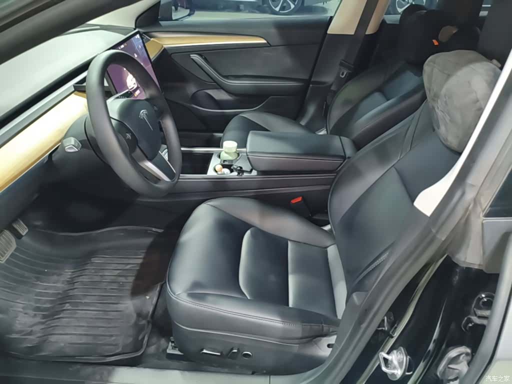Tesla Model 3, 2023 11