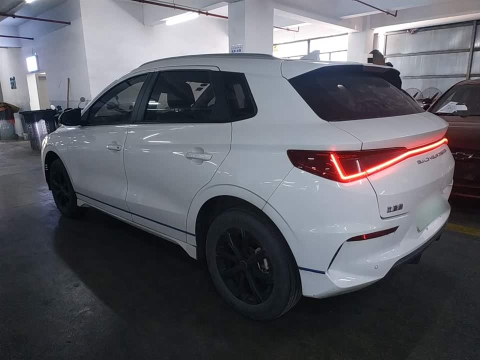 BYD e2