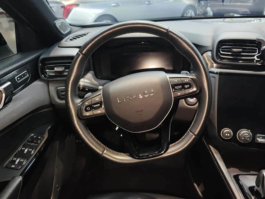 Lynk & Co 03 Lynk & Co 03