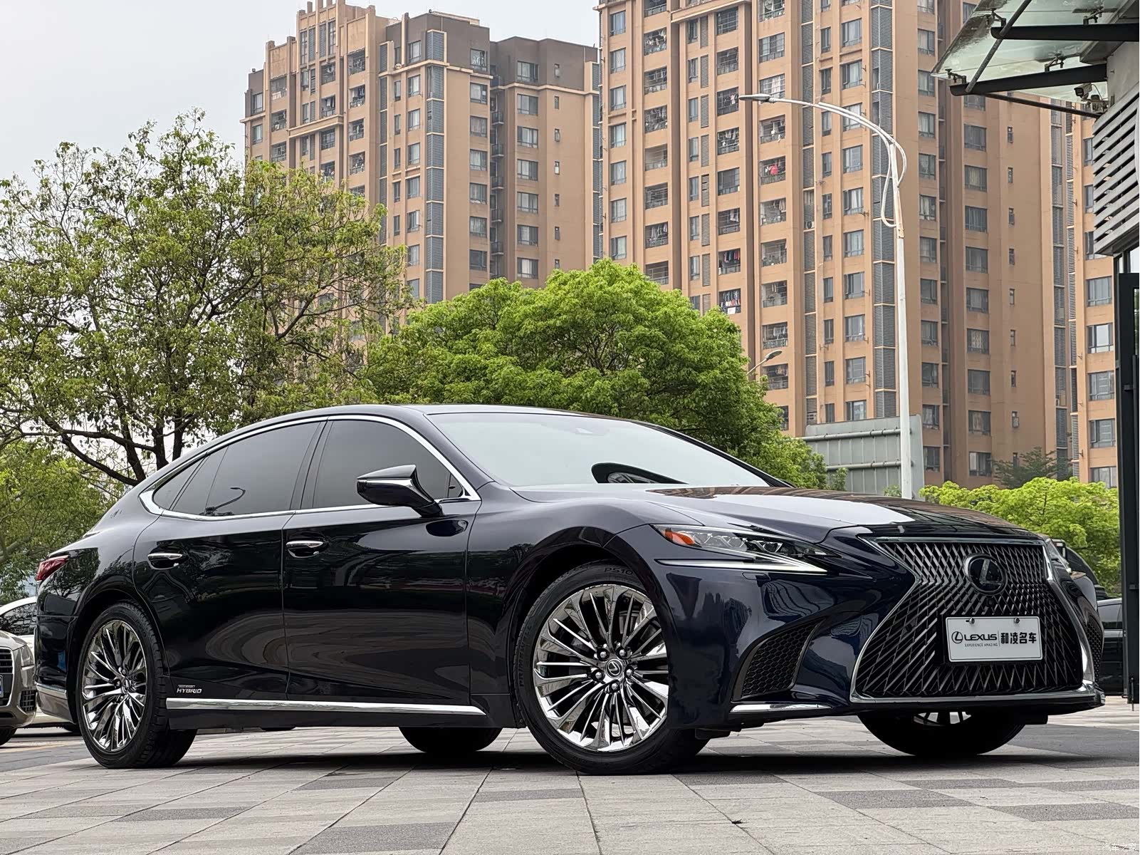 Lexus LS, 2019 3