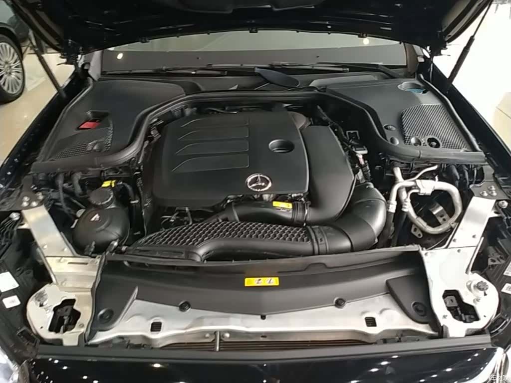 Mercedes-Benz E-Class, 2022 20