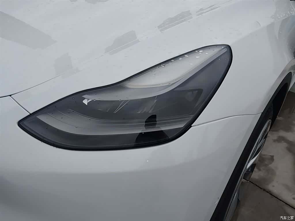 Tesla Model Y, 2021 24