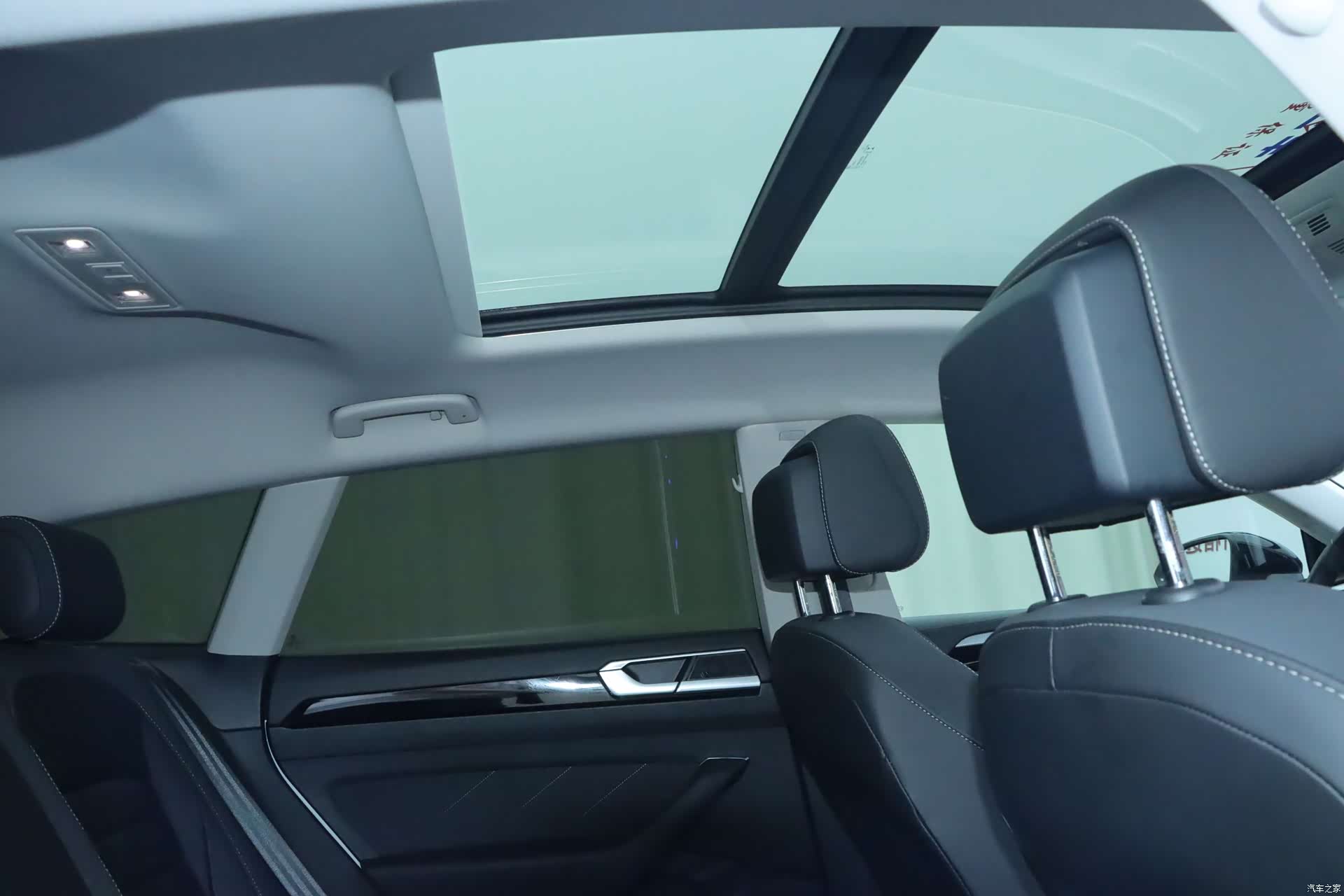 Volkswagen CC, 2023 17