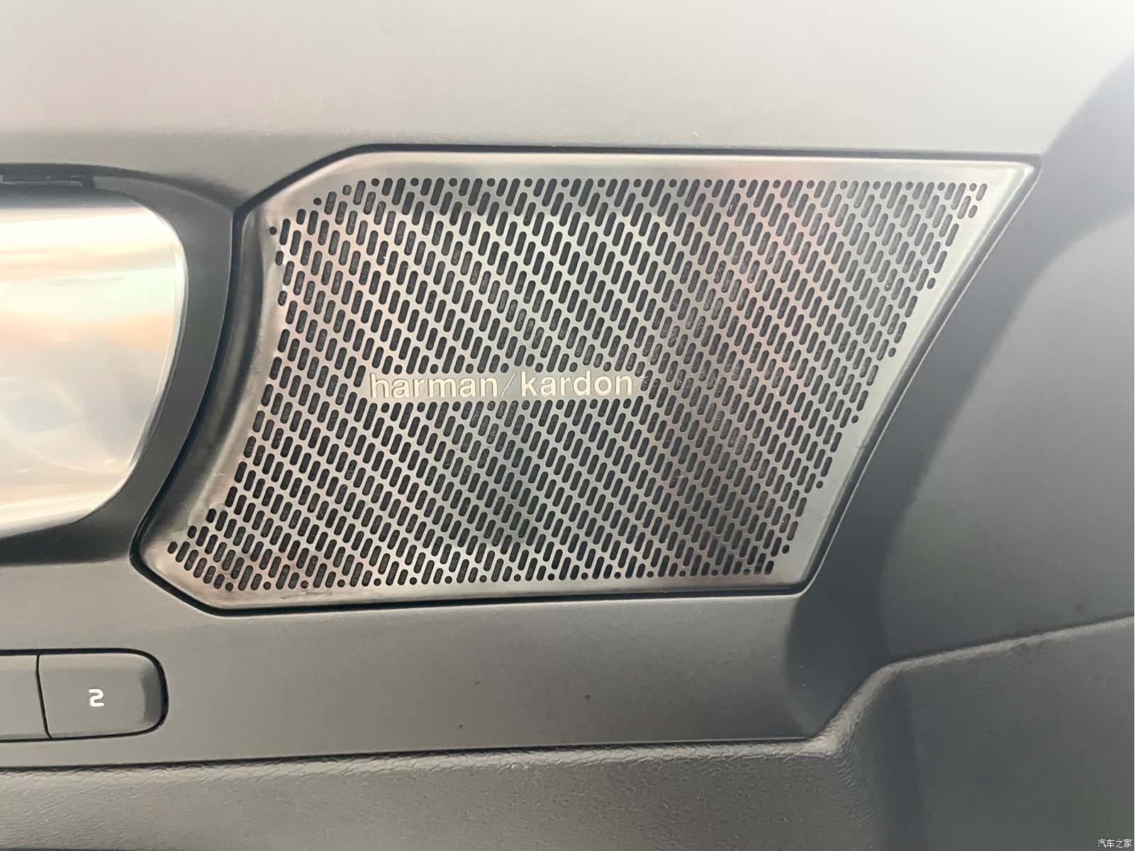 Volvo XC40, 2023 10