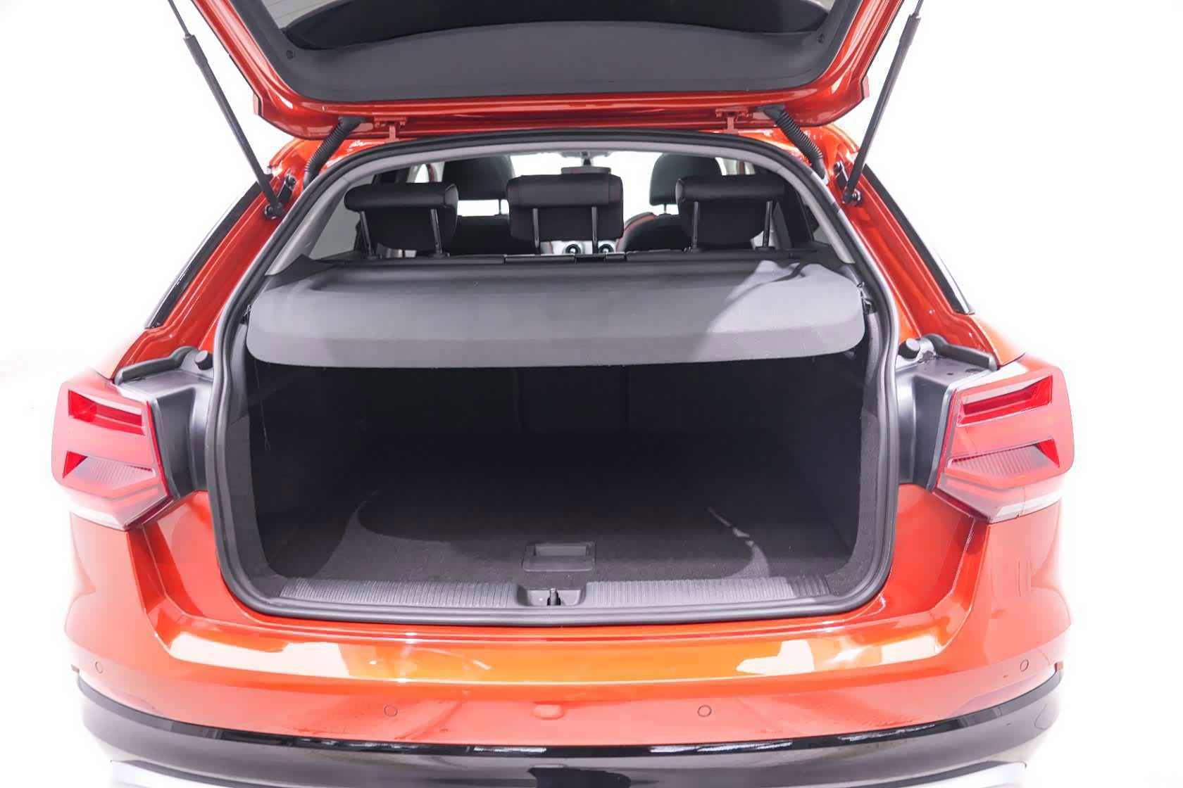 Audi Q2L, 2019 22