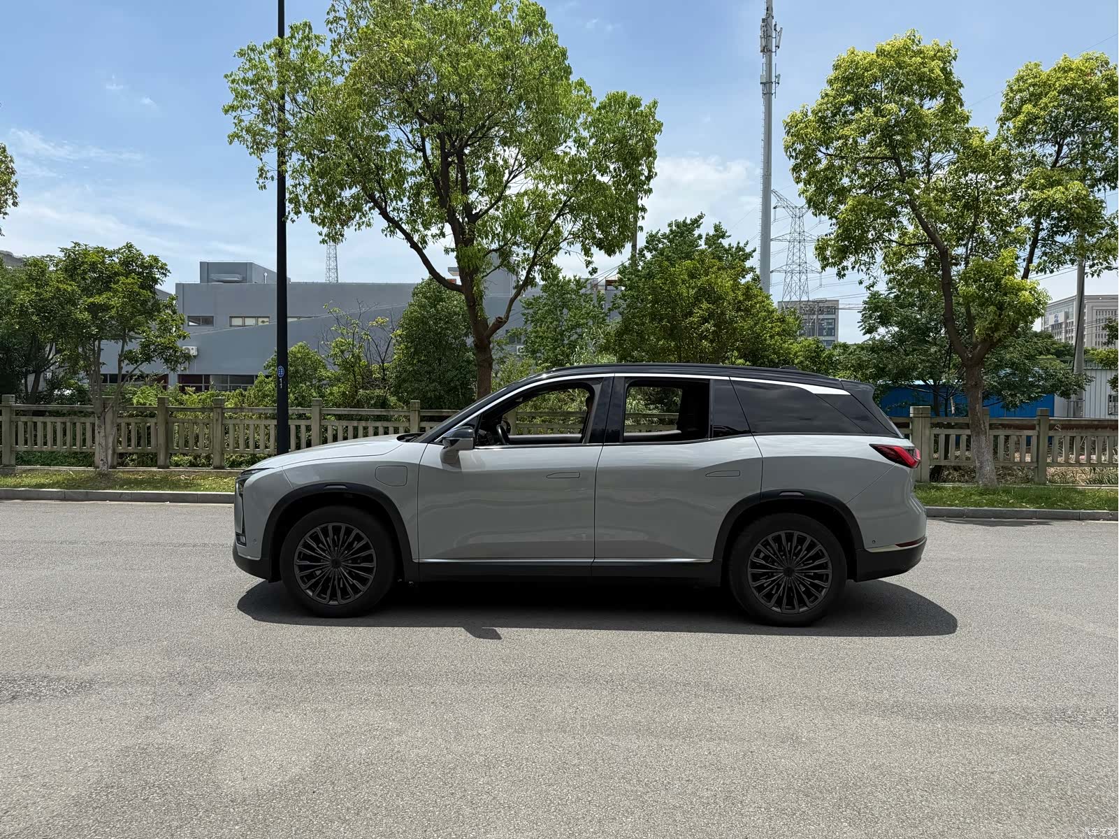 NIO ES8, 2021 8
