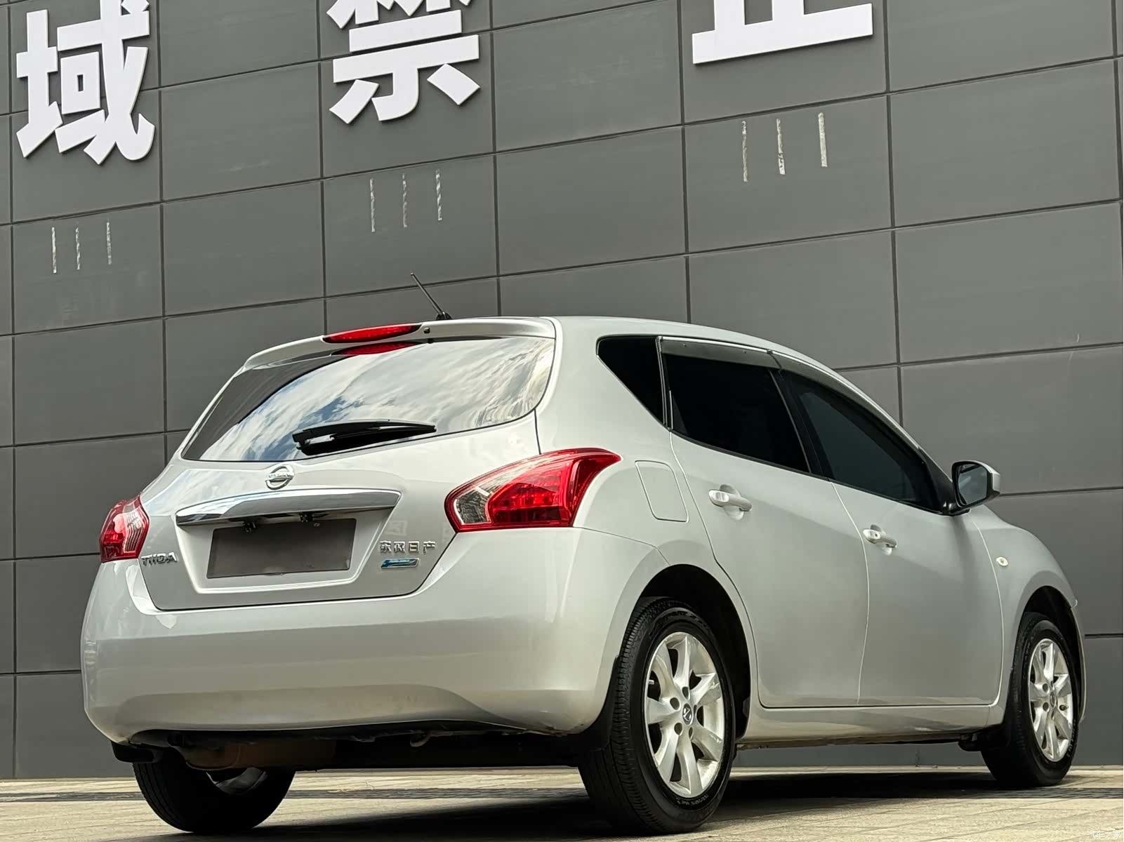 Nissan Tiida, 2012 24