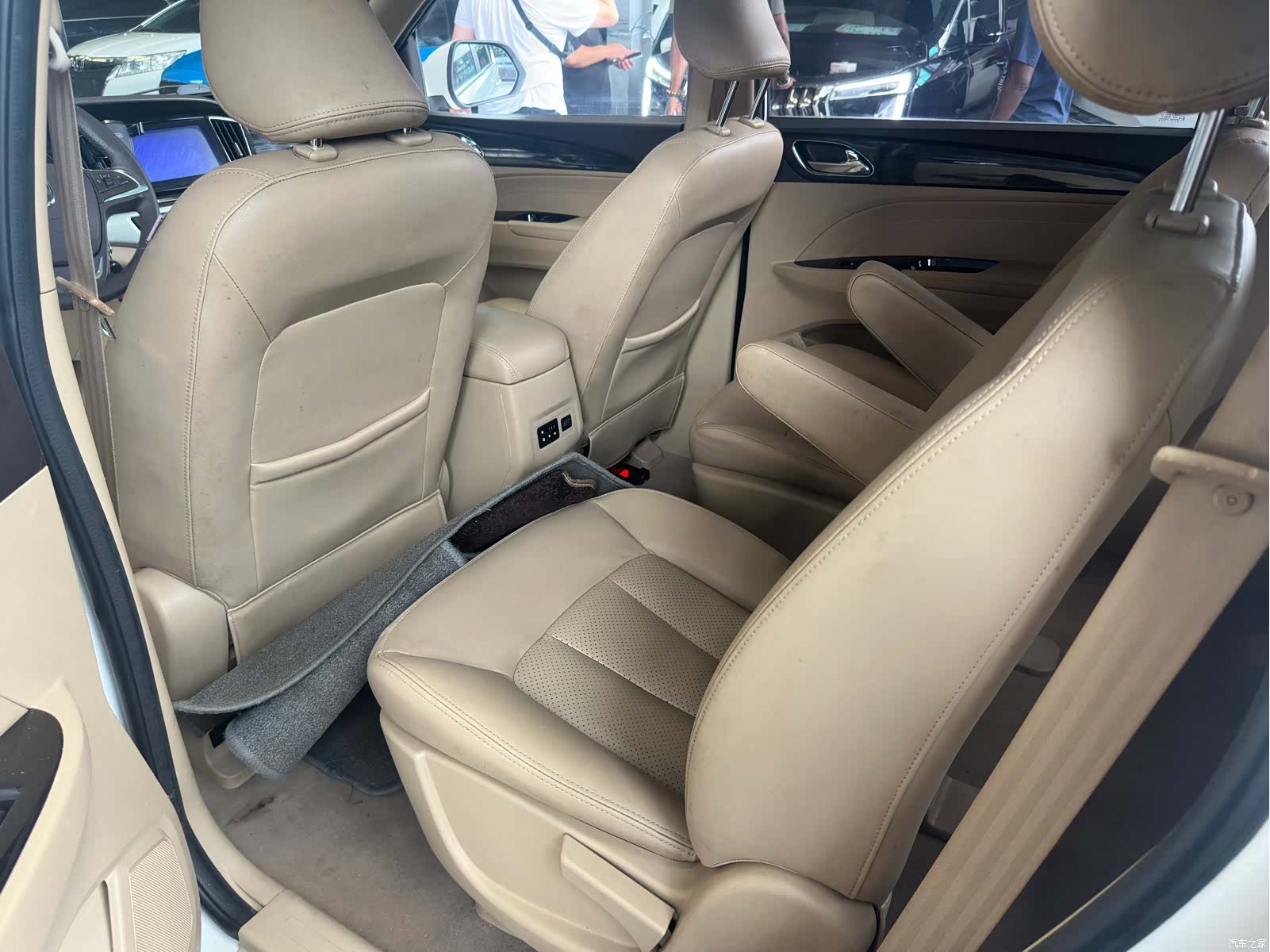 Wuling 730, 2016 17