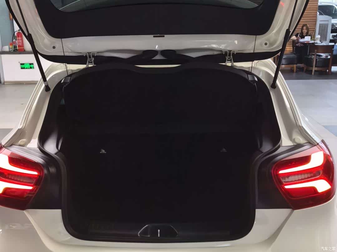 Mercedes-Benz A-Class, 2016 14
