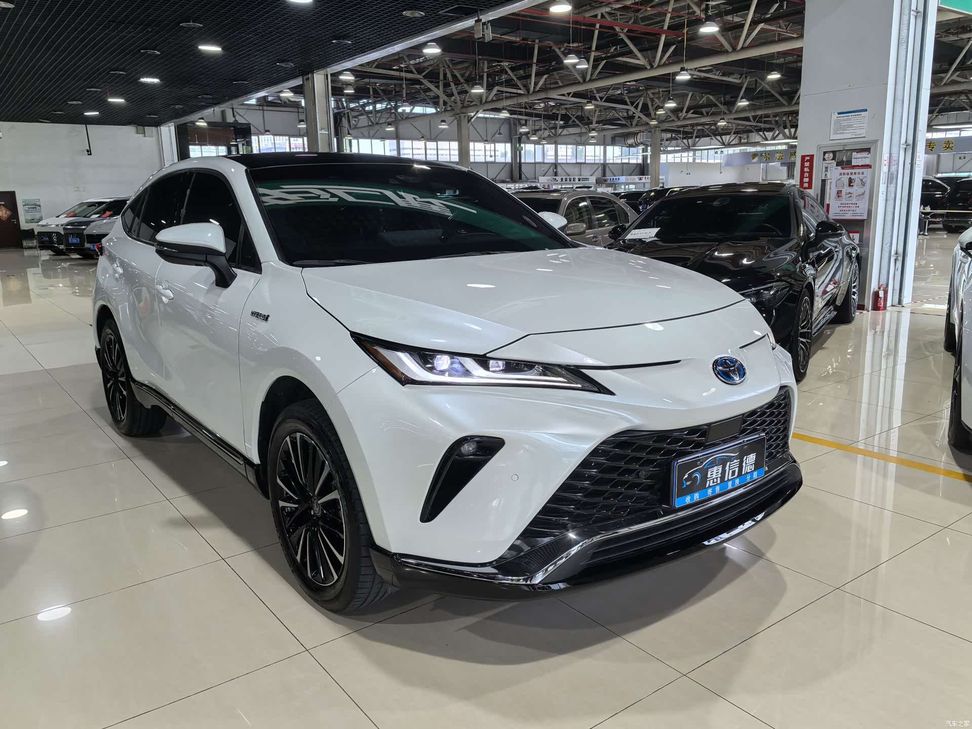 Toyota Venza, 2024 3