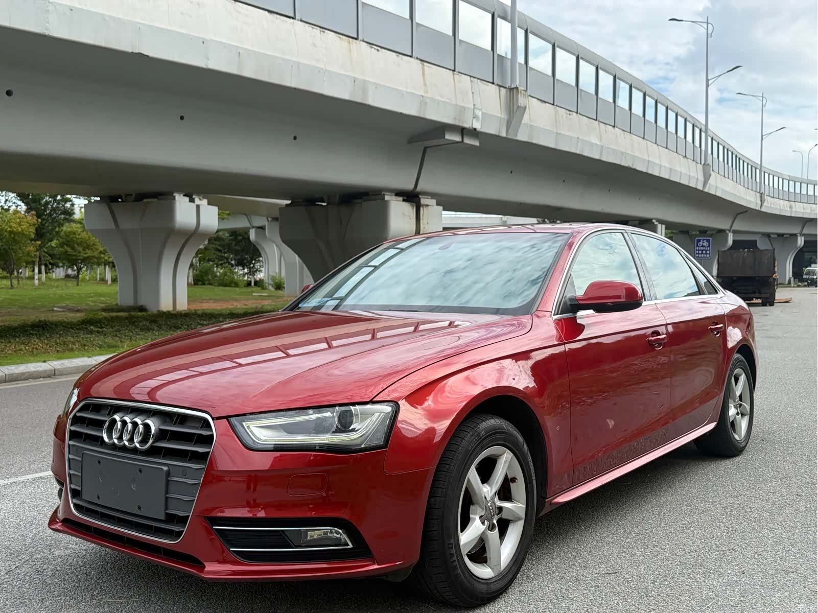 Audi A4L, 2013 1