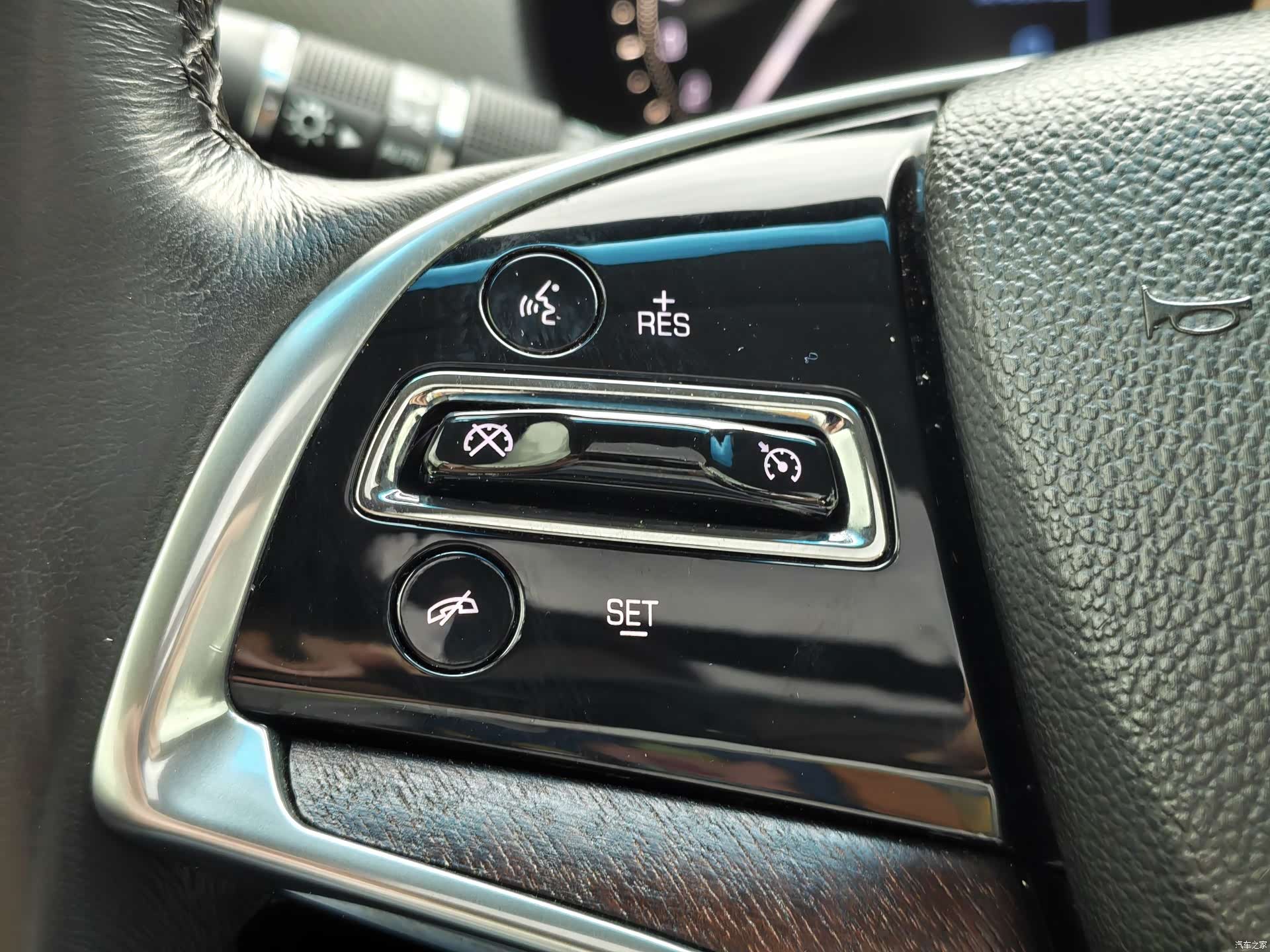Cadillac XTS, 2018 16