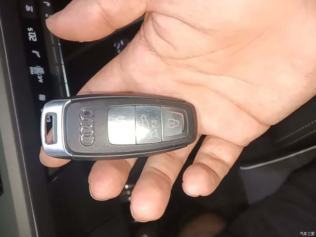Audi Q5 e-tron, 2023 9