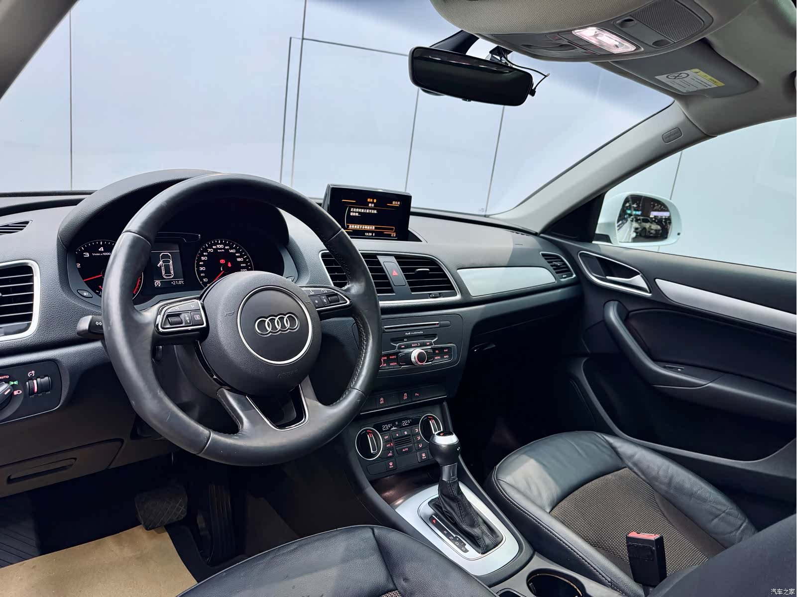 Audi Q3, 2019 8